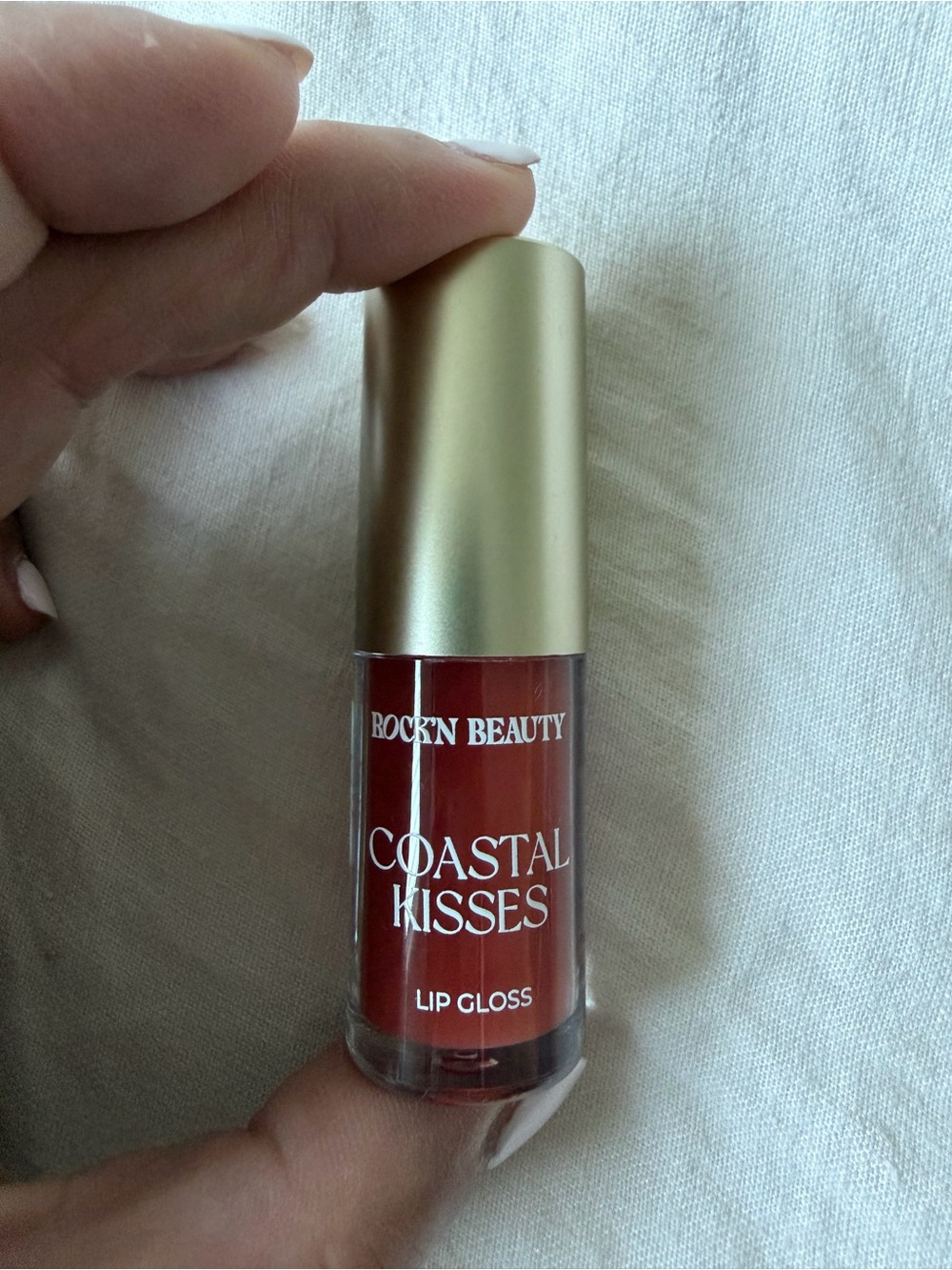 Rockin Beauty Coastal Kisses Lip Gloss - Deep Red